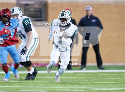 Thumbnail 1 in Lake Worth vs. Carter (UIL 4A D1 Area Playoff) photogallery.