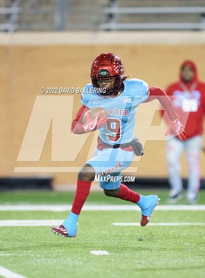Thumbnail 2 in Lake Worth vs. Carter (UIL 4A D1 Area Playoff) photogallery.