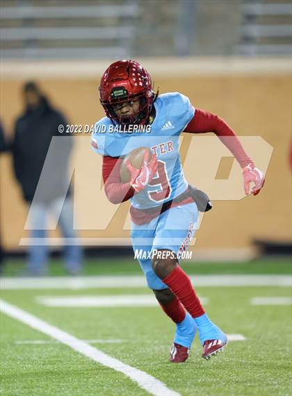 Thumbnail 2 in Lake Worth vs. Carter (UIL 4A D1 Area Playoff) photogallery.