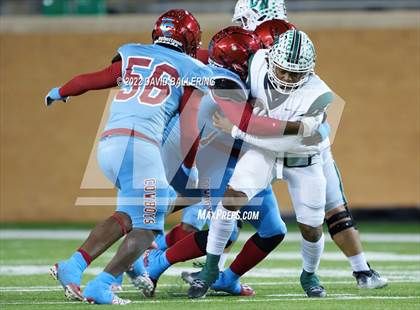 Thumbnail 1 in Lake Worth vs. Carter (UIL 4A D1 Area Playoff) photogallery.