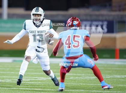 Thumbnail 3 in Lake Worth vs. Carter (UIL 4A D1 Area Playoff) photogallery.