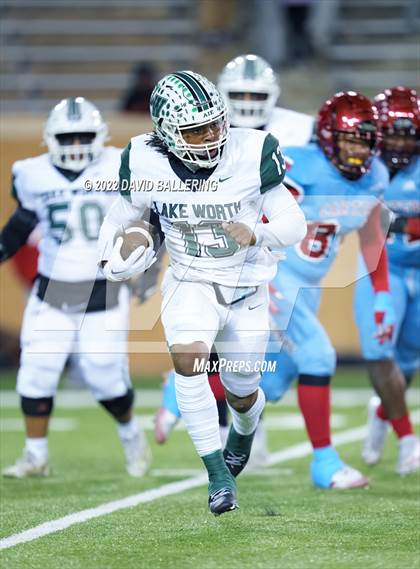 Thumbnail 3 in Lake Worth vs. Carter (UIL 4A D1 Area Playoff) photogallery.