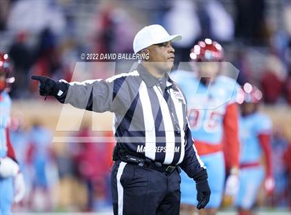 Thumbnail 3 in Lake Worth vs. Carter (UIL 4A D1 Area Playoff) photogallery.