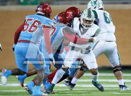 Thumbnail 3 in Lake Worth vs. Carter (UIL 4A D1 Area Playoff) photogallery.