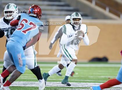Thumbnail 3 in Lake Worth vs. Carter (UIL 4A D1 Area Playoff) photogallery.