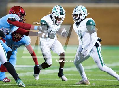 Thumbnail 1 in Lake Worth vs. Carter (UIL 4A D1 Area Playoff) photogallery.