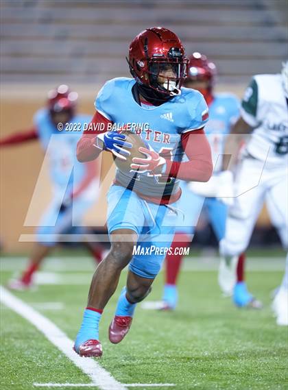 Thumbnail 2 in Lake Worth vs. Carter (UIL 4A D1 Area Playoff) photogallery.
