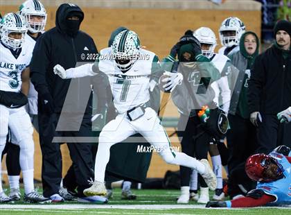 Thumbnail 2 in Lake Worth vs. Carter (UIL 4A D1 Area Playoff) photogallery.
