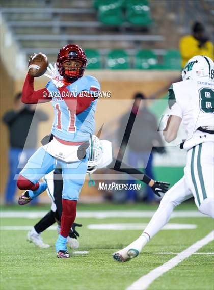 Thumbnail 3 in Lake Worth vs. Carter (UIL 4A D1 Area Playoff) photogallery.