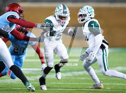 Thumbnail 3 in Lake Worth vs. Carter (UIL 4A D1 Area Playoff) photogallery.
