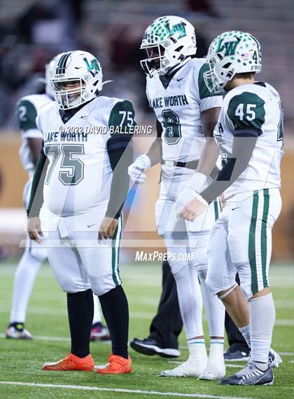 Thumbnail 1 in Lake Worth vs. Carter (UIL 4A D1 Area Playoff) photogallery.