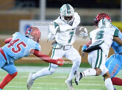 Thumbnail 2 in Lake Worth vs. Carter (UIL 4A D1 Area Playoff) photogallery.