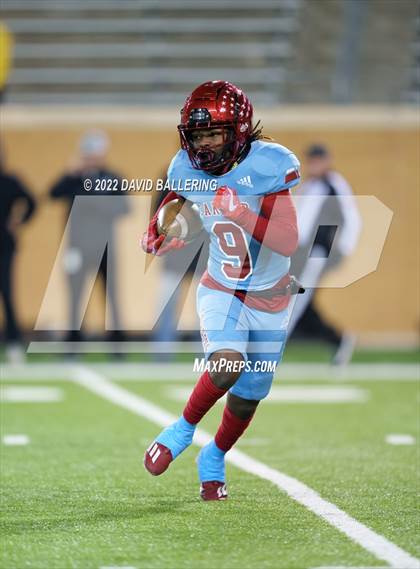 Thumbnail 1 in Lake Worth vs. Carter (UIL 4A D1 Area Playoff) photogallery.