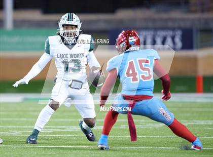 Thumbnail 2 in Lake Worth vs. Carter (UIL 4A D1 Area Playoff) photogallery.
