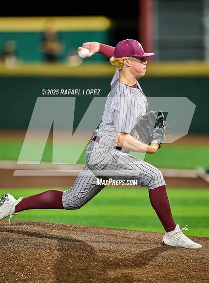 Thumbnail 2 in Summer Creek vs. Pearland (UIL 6A D1 Baseball Area) photogallery.