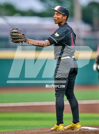 Thumbnail 1 in Summer Creek vs. Pearland (UIL 6A D1 Baseball Area) photogallery.