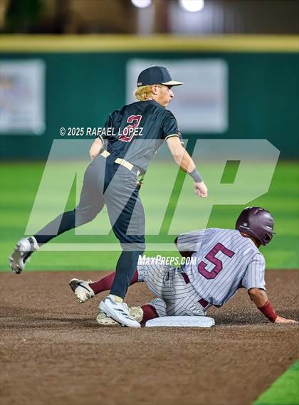 Thumbnail 1 in Summer Creek vs. Pearland (UIL 6A D1 Baseball Area) photogallery.