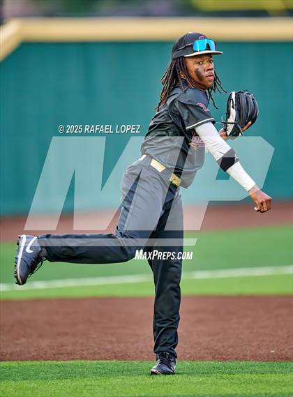 Thumbnail 2 in Summer Creek vs. Pearland (UIL 6A D1 Baseball Area) photogallery.