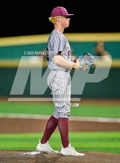 Thumbnail 3 in Summer Creek vs. Pearland (UIL 6A D1 Baseball Area) photogallery.