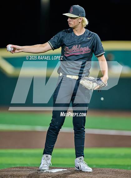 Thumbnail 2 in Summer Creek vs. Pearland (UIL 6A D1 Baseball Area) photogallery.