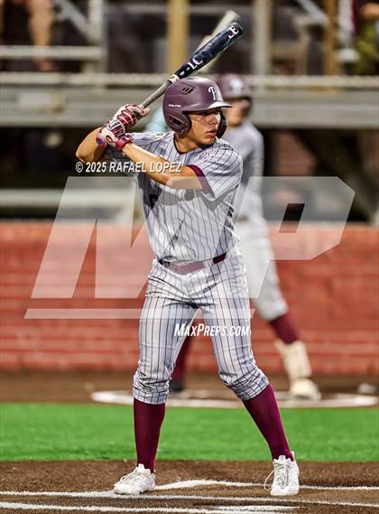 Thumbnail 2 in Summer Creek vs. Pearland (UIL 6A D1 Baseball Area) photogallery.