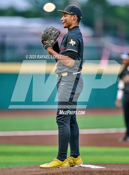 Thumbnail 3 in Summer Creek vs. Pearland (UIL 6A D1 Baseball Area) photogallery.
