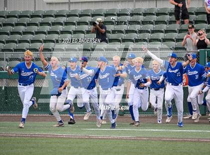 Thumbnail 3 in Bishop Gorman vs. Desert Oasis (NIAA 5A State Championship) photogallery.