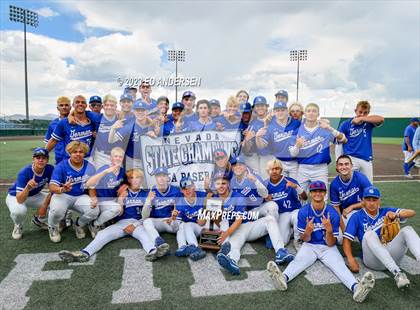 Thumbnail 3 in Bishop Gorman vs. Desert Oasis (NIAA 5A State Championship) photogallery.
