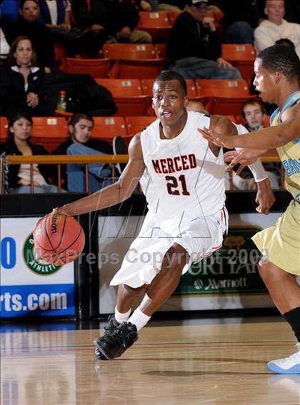 Thumbnail 2 in Burbank vs. Merced (CIF SJS D1 Playoffs) photogallery.