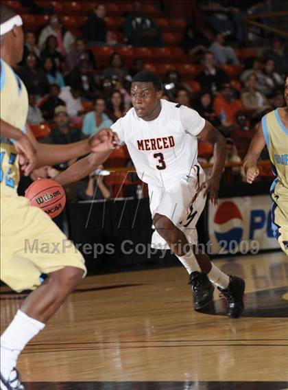 Thumbnail 1 in Burbank vs. Merced (CIF SJS D1 Playoffs) photogallery.