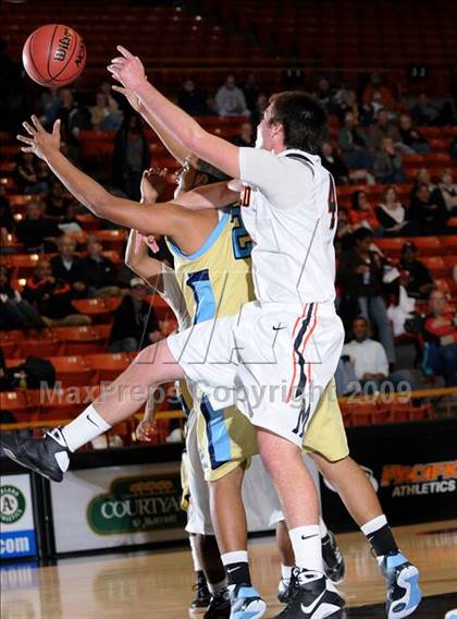 Thumbnail 2 in Burbank vs. Merced (CIF SJS D1 Playoffs) photogallery.