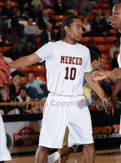 Thumbnail 1 in Burbank vs. Merced (CIF SJS D1 Playoffs) photogallery.