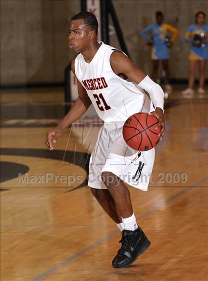 Thumbnail 2 in Burbank vs. Merced (CIF SJS D1 Playoffs) photogallery.