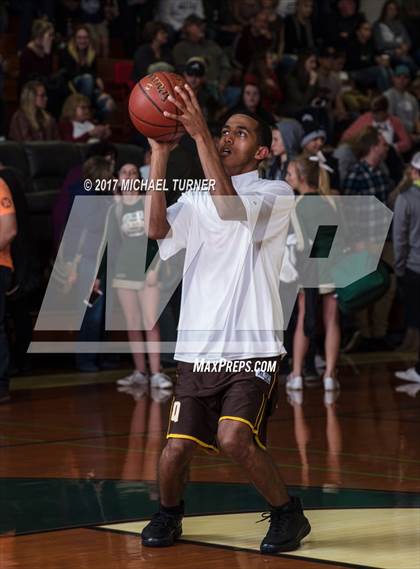 Thumbnail 3 in Red Bluff vs Serra  (Holiday Classic Tournament ) photogallery.