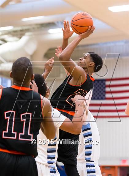 Thumbnail 1 in Saugerties vs. Spring Valley (NYSPHSAA Class A Regional Final) photogallery.