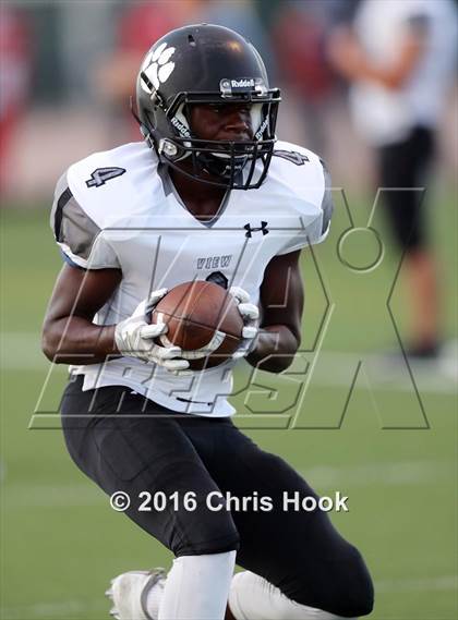 Thumbnail 2 in Mountain View vs. Salpointe Catholic photogallery.