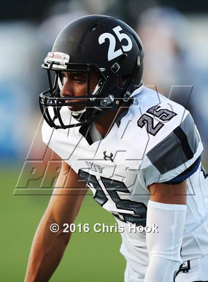 Thumbnail 3 in Mountain View vs. Salpointe Catholic photogallery.