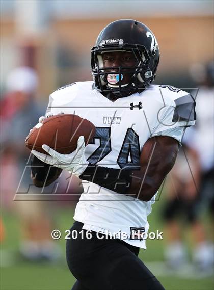 Thumbnail 1 in Mountain View vs. Salpointe Catholic photogallery.
