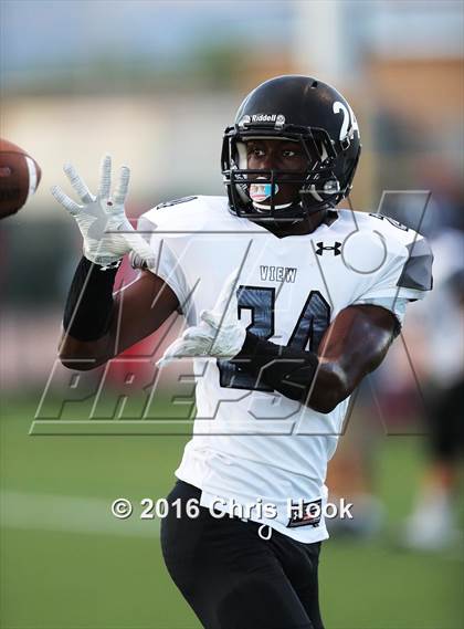 Thumbnail 3 in Mountain View vs. Salpointe Catholic photogallery.