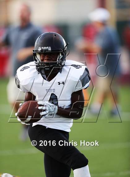 Thumbnail 1 in Mountain View vs. Salpointe Catholic photogallery.