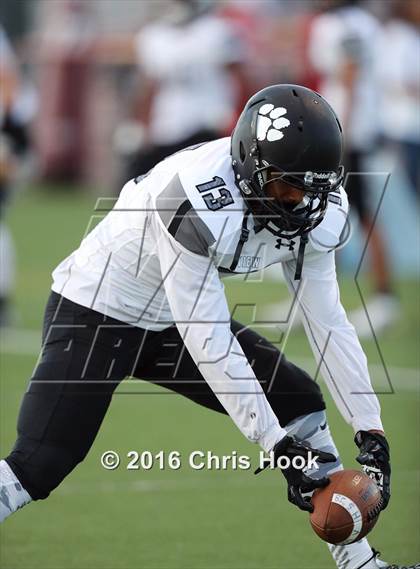 Thumbnail 3 in Mountain View vs. Salpointe Catholic photogallery.