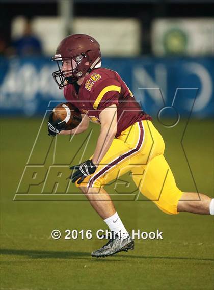 Thumbnail 2 in Mountain View vs. Salpointe Catholic photogallery.