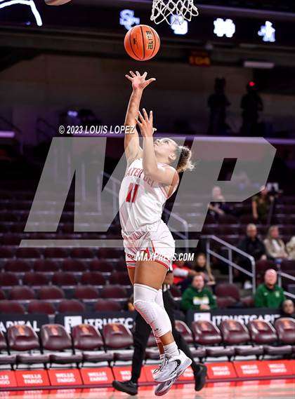 Thumbnail 2 in Mater Dei @ St. Vincent-St. Mary (The Chosen One's Invitational) photogallery.