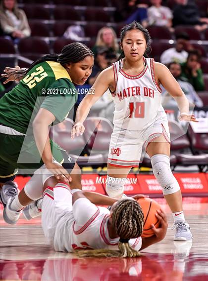 Thumbnail 3 in Mater Dei @ St. Vincent-St. Mary (The Chosen One's Invitational) photogallery.