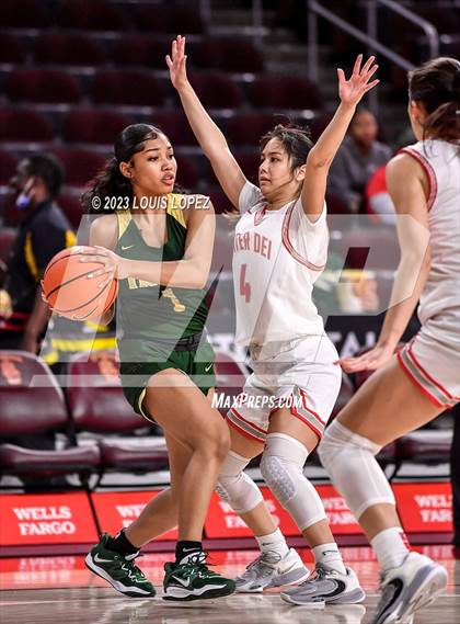 Thumbnail 3 in Mater Dei @ St. Vincent-St. Mary (The Chosen One's Invitational) photogallery.