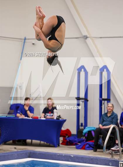 Thumbnail 3 in Regis Jesuit @ Cherry Creek photogallery.