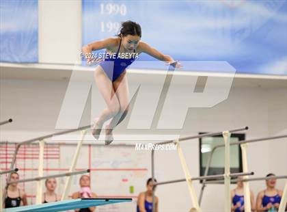 Thumbnail 2 in Regis Jesuit @ Cherry Creek photogallery.