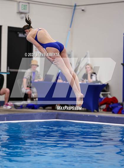 Thumbnail 2 in Regis Jesuit @ Cherry Creek photogallery.