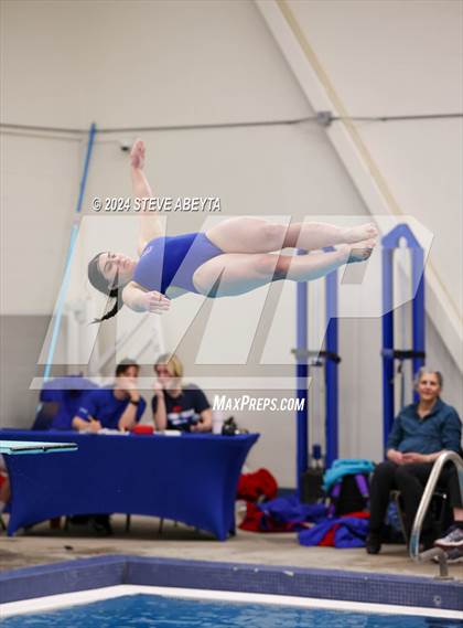 Thumbnail 3 in Regis Jesuit @ Cherry Creek photogallery.