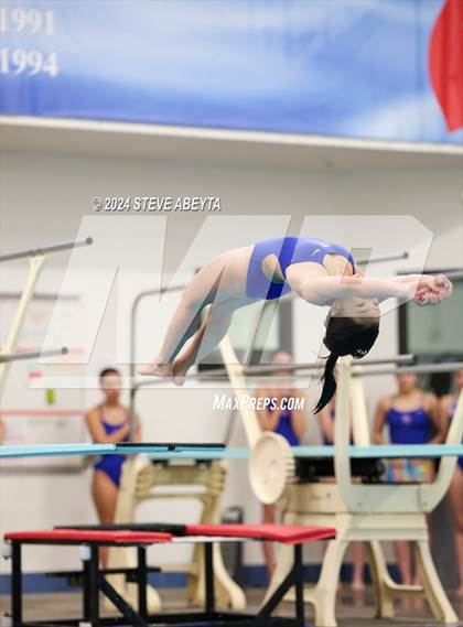 Thumbnail 3 in Regis Jesuit @ Cherry Creek photogallery.